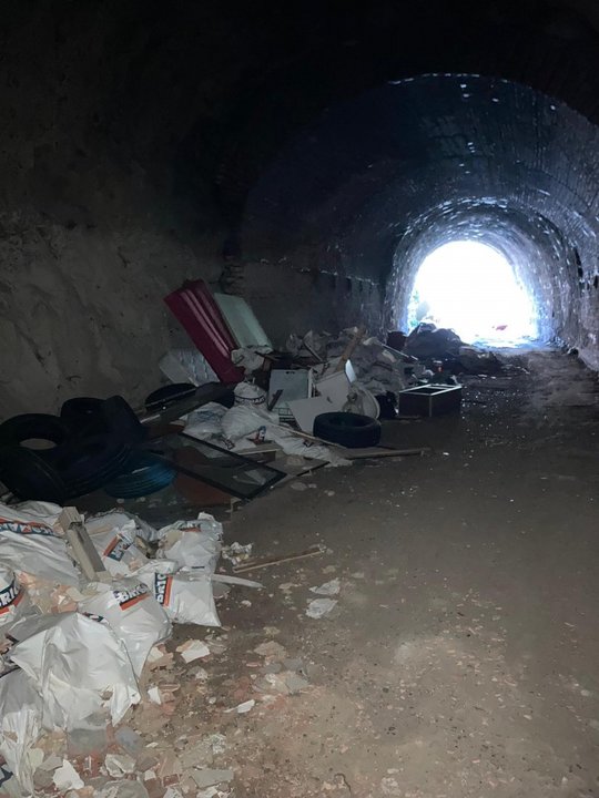 Escombros en el túnel