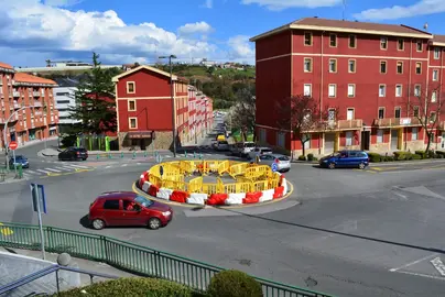 Rotonda provisional de la calle Primero Mayo