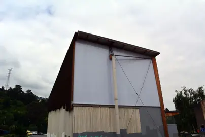 Cerramiento de la parte trasera del frontón