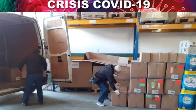 Los voluntarios han ofrecido productos de higiene y aseo