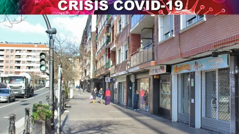 Los agentes c&iacute;vicos tambi&eacute;n est&aacute;n en las calles entregando mascarillas