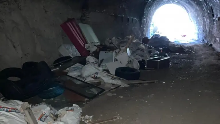 Escombros en el t&uacute;nel