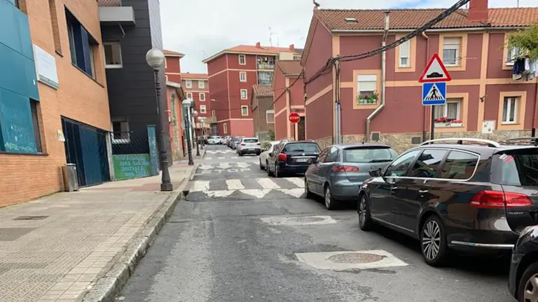 Desde mediados de mayo, ya no se puede acceder a Leonor El&iacute;as desde la calle Juan Sebasti&aacute;n Elcano
